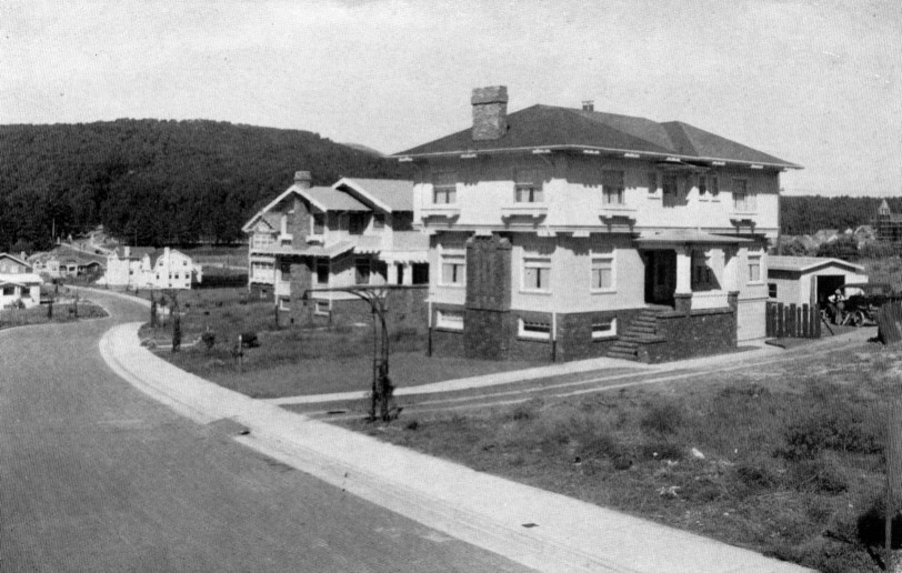 De Soto Street home p.26